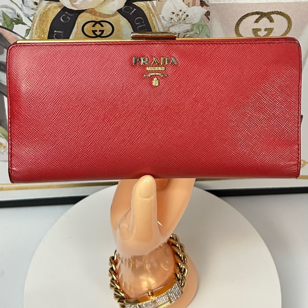 PRADA Saffiano Leather Kisslock Long Wallet 😍❤️🔥 - Picture 12 of 17